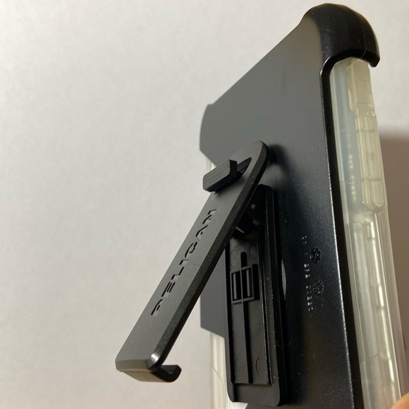 PELICAN iPhone 11 Pro/ Xs /X CLear case with clip - Picture 8 of 11